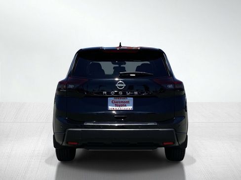 Used 2025 Nissan Rogue SV FWD image 6