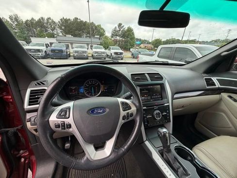 Used 2015 Ford Explorer Limited w/ Equipment Group 301A AWD/4WD image 10