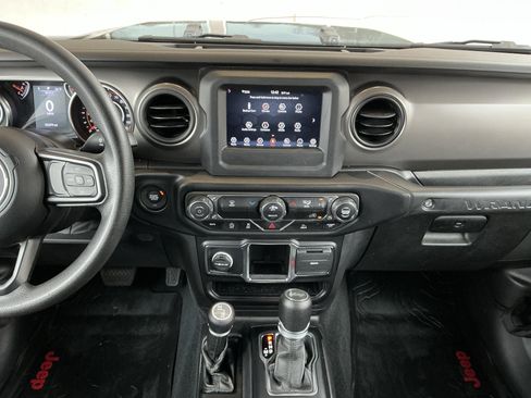 Used 2022 Jeep Wrangler Unlimited Sport image 9