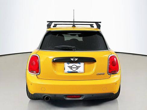 Used 2018 MINI Cooper 4-Door Hardtop FWD image 6