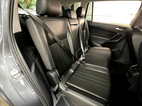 Used 2022 Volkswagen Tiguan SE image 29