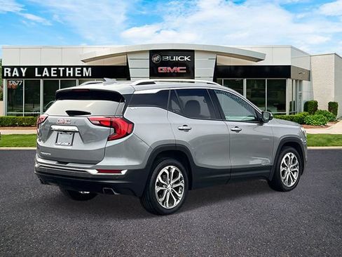 Used 2020 GMC Terrain SLT w/ Preferred Package FWD image 4