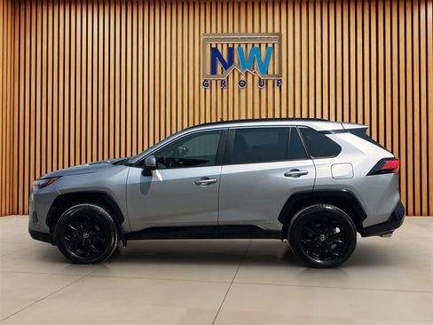 Used 2022 Toyota RAV4 SE w/ Convenience Package AWD/4WD image 15