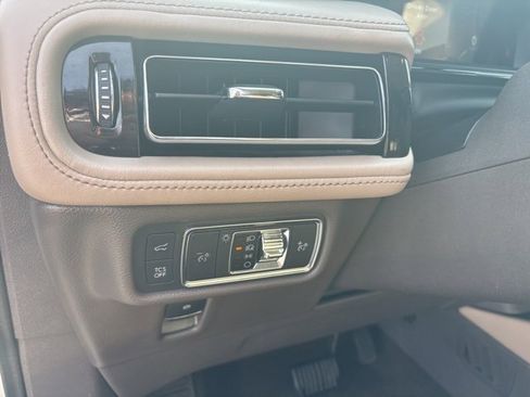 Used 2021 Lincoln Nautilus Reserve w/ Cargo Utility Package image 36