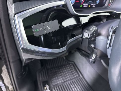 Used 2024 Audi Q3 2.0T Premium image 51