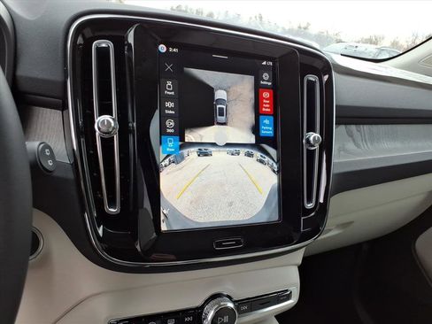 New 2026 Volvo XC40 B5 Ultra w/ Climate Package image 19