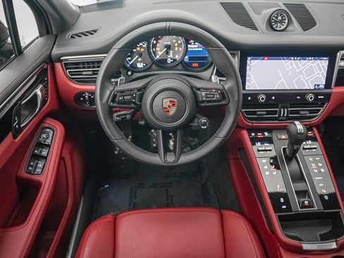 Used 2025 Porsche Macan S image 16