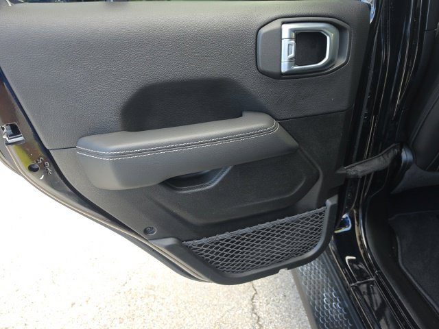 Used 2021 Jeep Wrangler Unlimited Sahara AWD/4WD image 22
