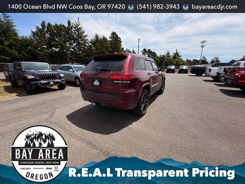 Used 2021 Jeep Grand Cherokee Laredo X AWD/4WD image 6