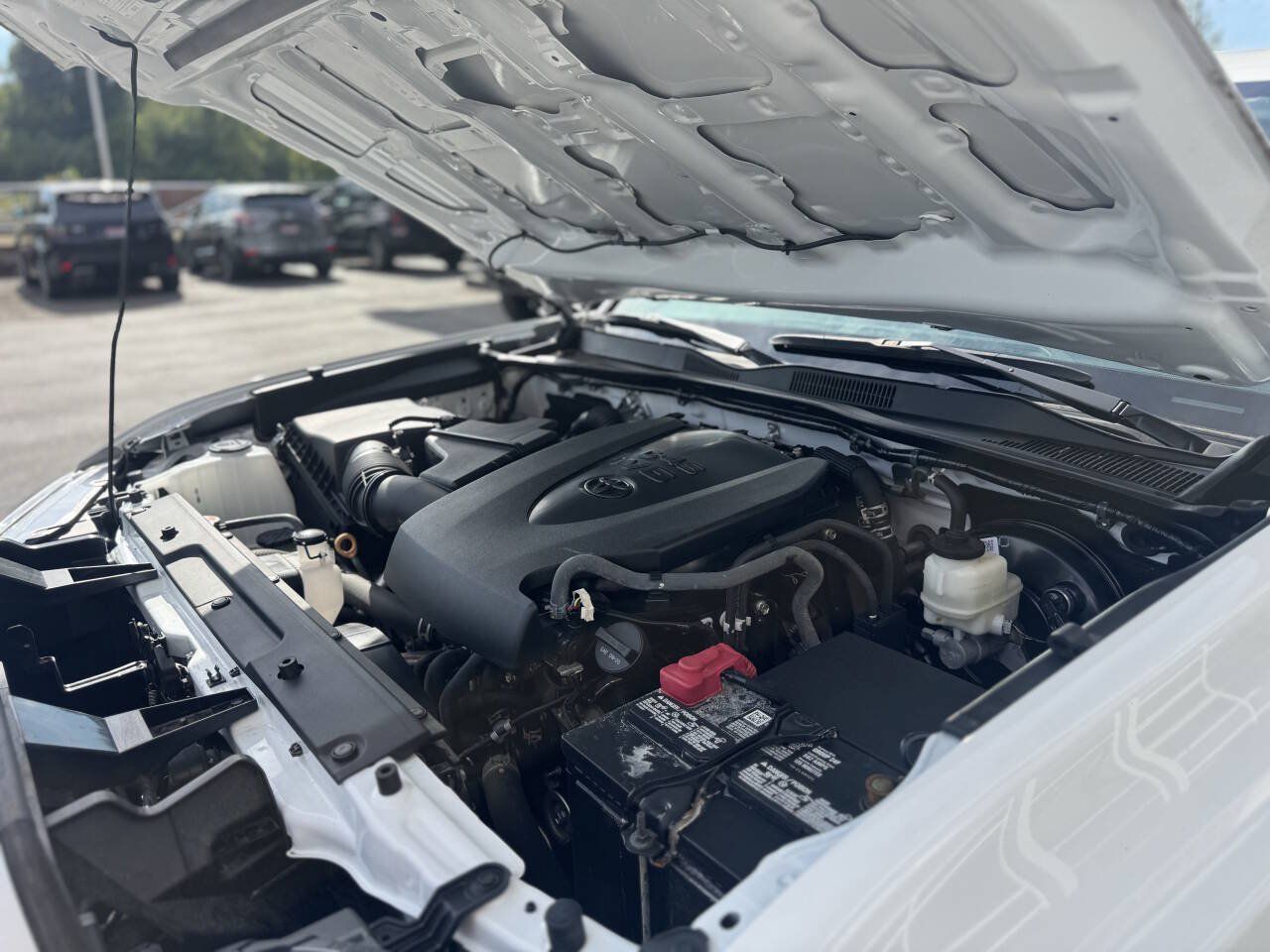 Used 2022 Toyota Tacoma SR5 w/ Technology Package RWD image 40