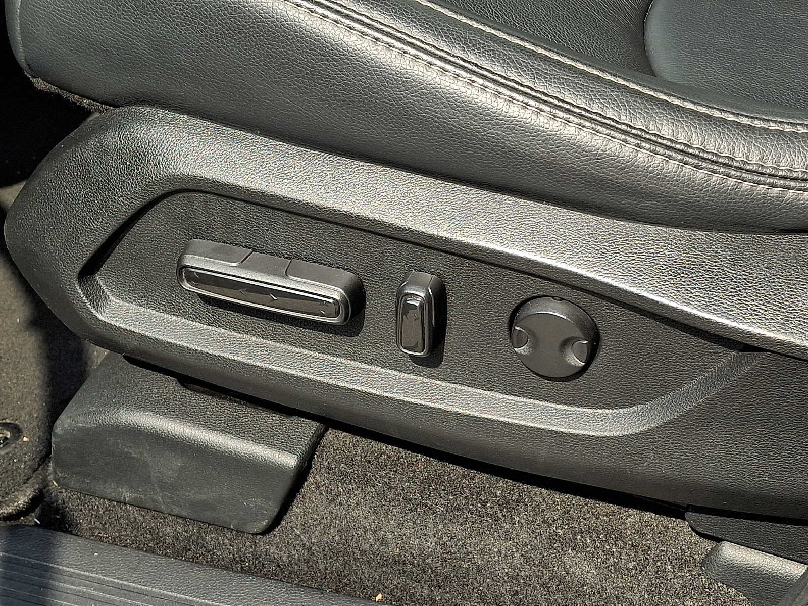 Used 2023 Honda Pilot Touring image 12