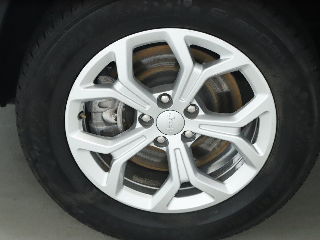 Used 2024 Jeep Compass Latitude AWD/4WD image 38