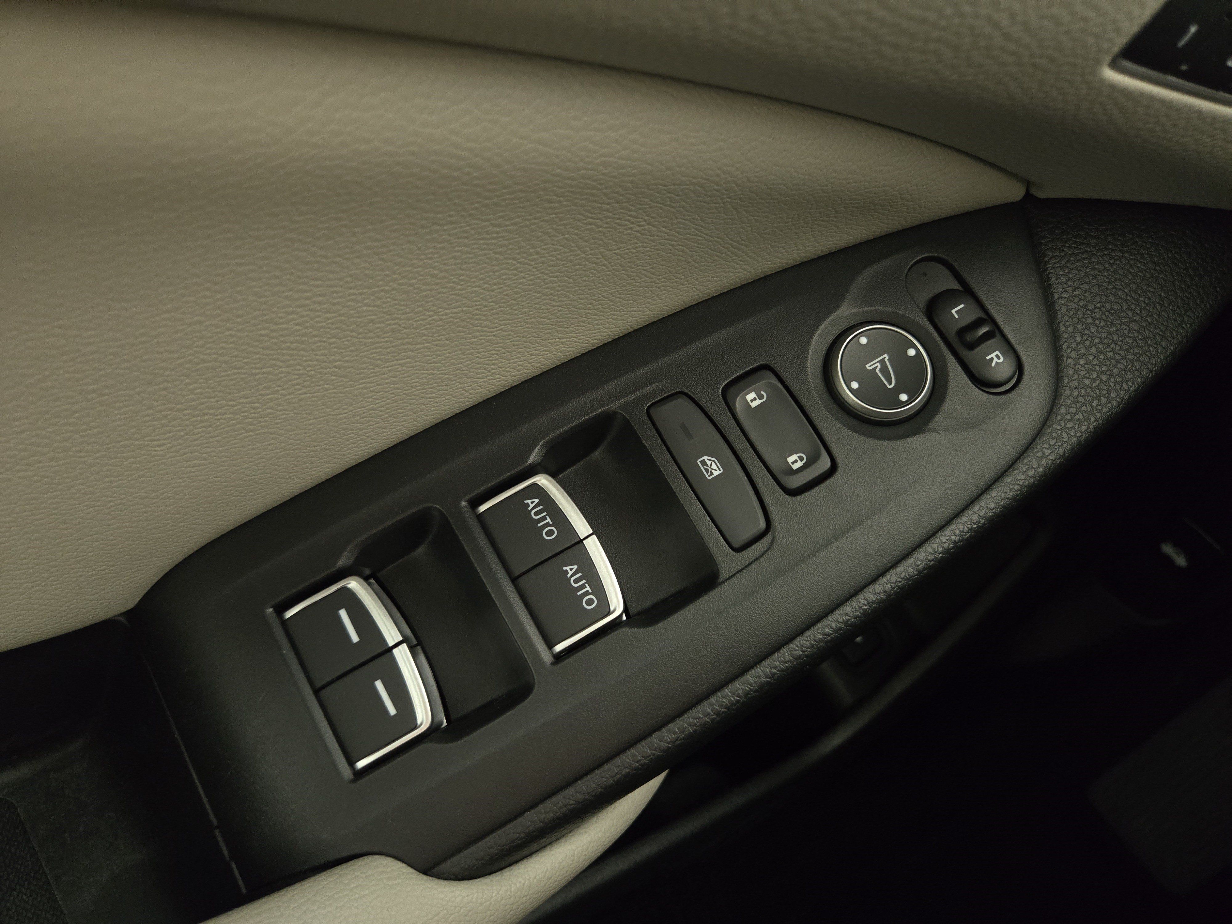 Used 2018 Honda Accord Touring image 27