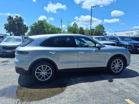 Used 2024 Porsche Cayenne AWD/4WD image 33