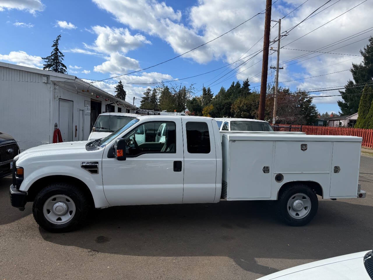 Used 2009 Ford F250 Lariat RWD image 2
