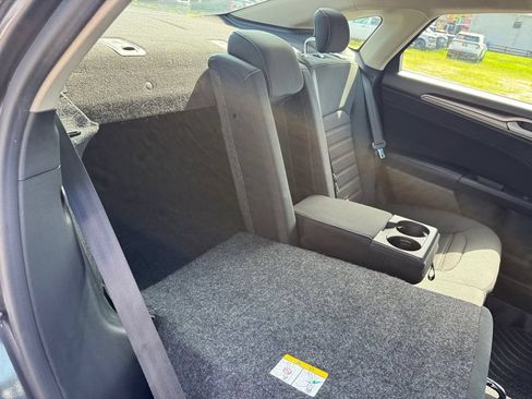 Certified 2020 Ford Fusion SE FWD image 33