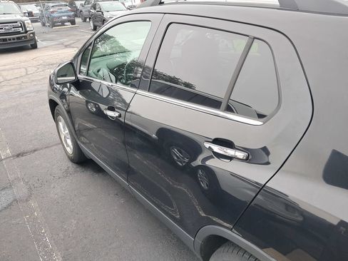 Used 2019 Chevrolet Trax LT w/ LT Convenience Package FWD image 7