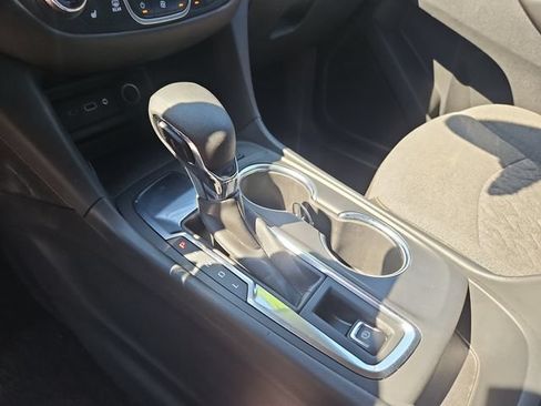 Used 2024 Chevrolet Equinox LT FWD image 23