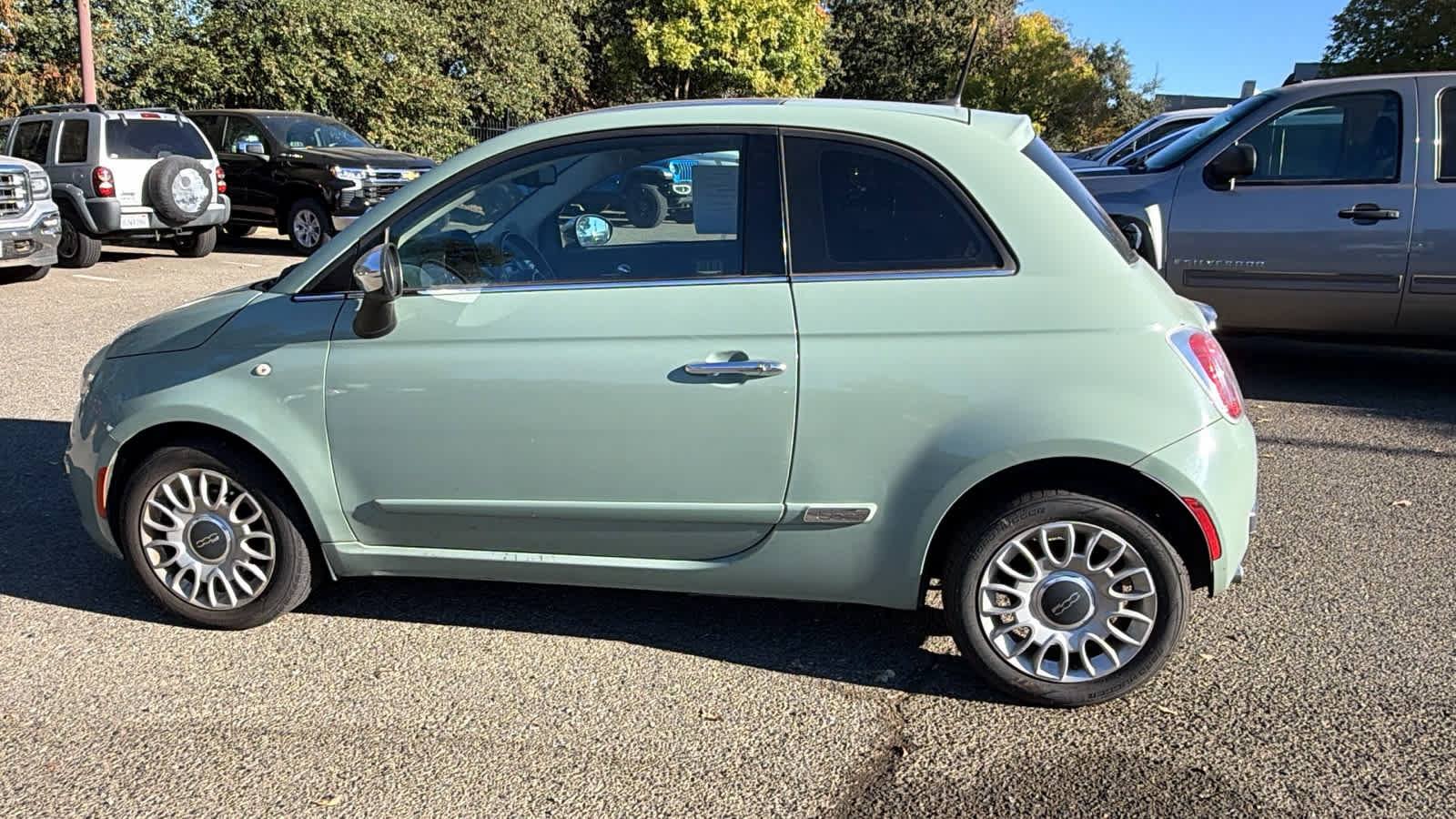 Used 2012 FIAT 500 Lounge w/ Luxury Leather Pkg FWD image 8