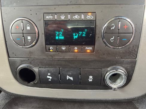 Used 2012 GMC Sierra 2500 SLT w/ SLT Convenience Package image 19