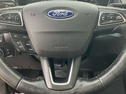 Used 2017 Ford Focus Titanium image 14