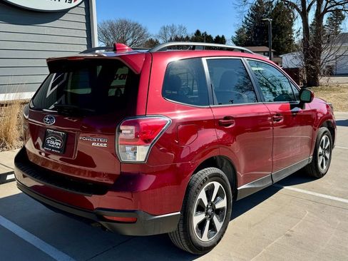 Used 2017 Subaru Forester 2.5i Premium image 5