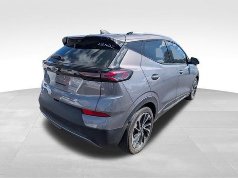 Used 2023 Chevrolet Bolt EUV Premier w/ Sun & Sound Package FWD image 7