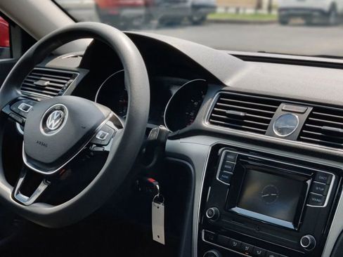 Used 2017 Volkswagen Passat 1.8T S image 14