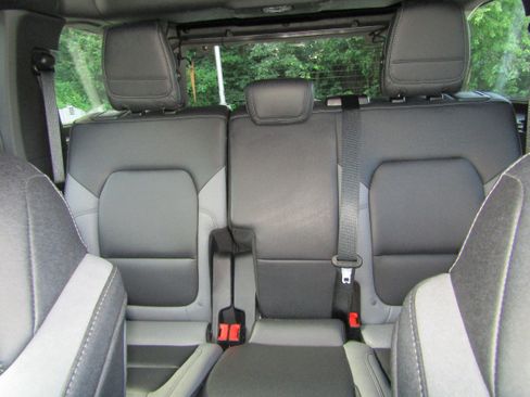 Used 2023 Ford Bronco Black Diamond AWD/4WD image 15