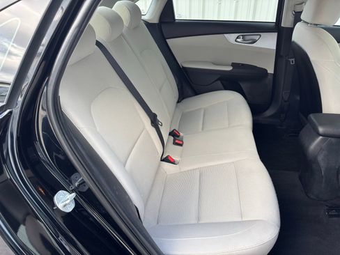 Used 2023 Kia Forte LXS image 32
