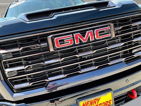 Used 2025 GMC Sierra 2500 AT4X AWD/4WD image 35
