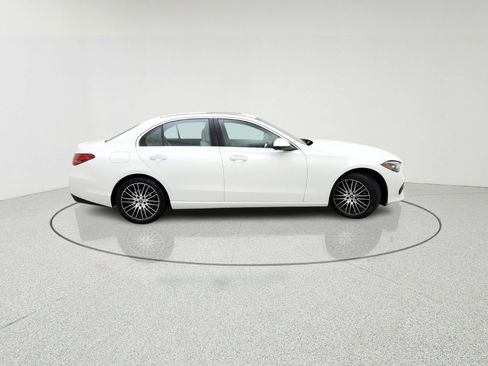 Used 2025 Mercedes-Benz C 300 Sedan image 7