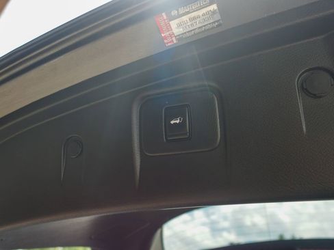 Used 2019 Nissan Murano Platinum w/ Cargo Package image 34