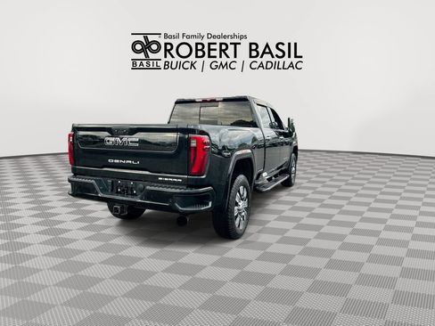 Used 2024 GMC Sierra 2500 Denali AWD/4WD image 8