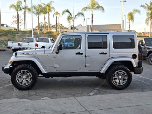 Used 2017 Jeep Wrangler Unlimited Rubicon w/ Connectivity Group image 2