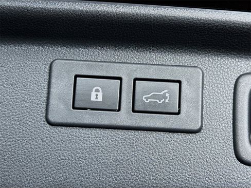 Used 2022 Subaru Forester Touring image 31