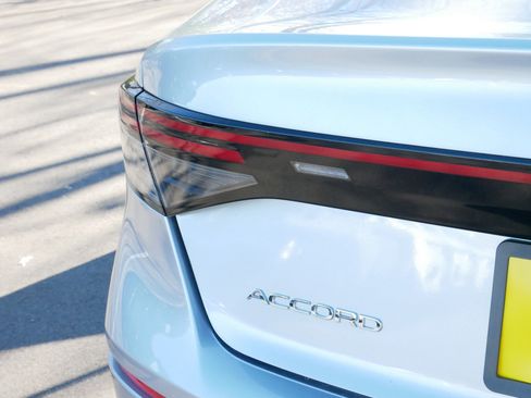 Certified 2025 Honda Accord LX image 17