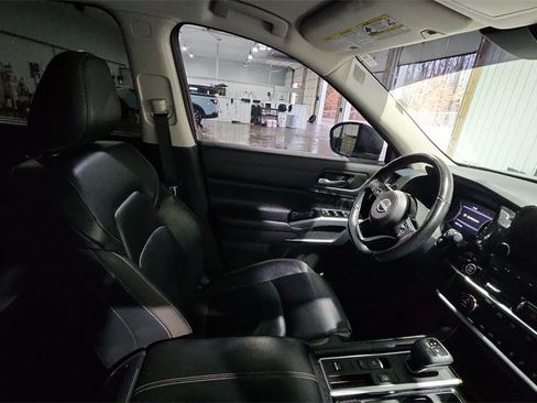 Used 2022 Nissan Pathfinder SL image 13