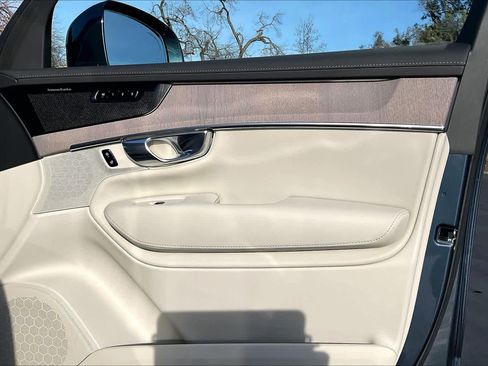 New 2026 Volvo XC90 T8 Ultra w/ Protection Package Premier image 31