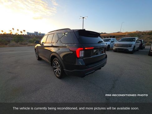 Used 2025 Ford Explorer ST-Line w/ Premium Package RWD image 8