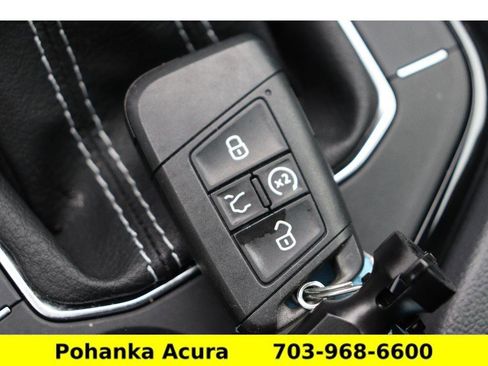 Used 2023 Volkswagen Taos SEL image 20