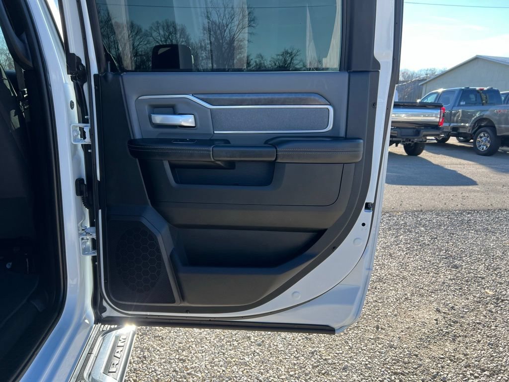Used 2023 RAM 2500 Big Horn w/ Level 1 Equipment Group AWD/4WD image 17