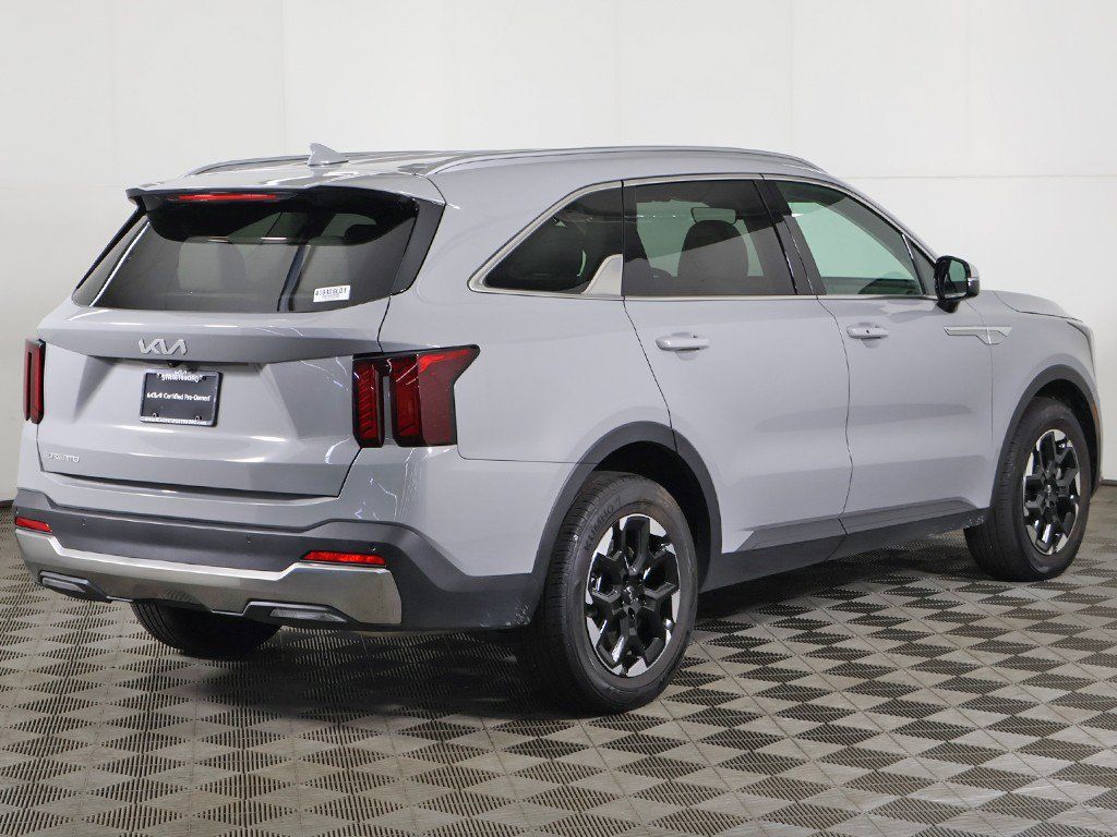 Certified 2026 Kia Sorento S FWD image 10