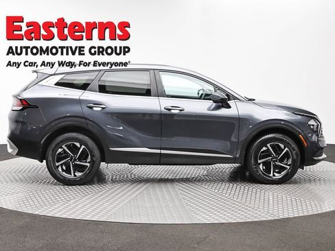 Used 2023 Kia Sportage LX AWD/4WD image 4