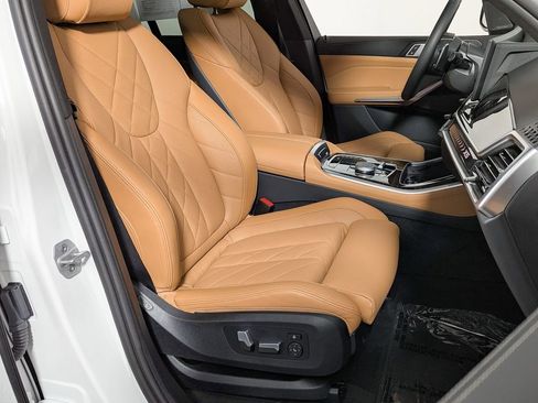 Used 2025 BMW X5 xDrive40i w/ Premium Package image 27