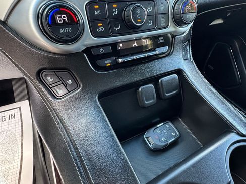 Used 2019 GMC Yukon SLT w/ Graphite Performance Edition AWD/4WD image 20