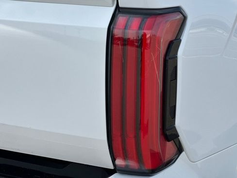 Used 2023 Toyota Tundra Limited AWD/4WD image 25