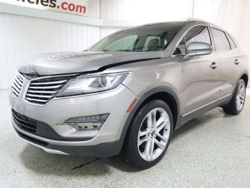 Used 2017 Lincoln MKC Reserve w/ Lincoln MKC Climate Package AWD/4WD image 2