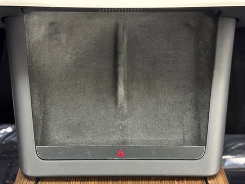 Used 2022 Tesla Model X image 33