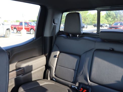 Used 2022 Chevrolet Silverado 1500 LTZ w/ LTZ Premium Package AWD/4WD image 12